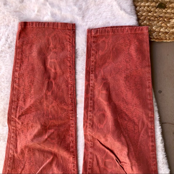 NYDJ | Sheri Python Print Skinny Jeans - Picture 4 of 15